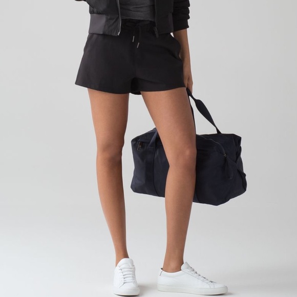 Lululemon On The Fly Short *2.5" Size 6 Running Track Shorts Black - Picture 1 of 11